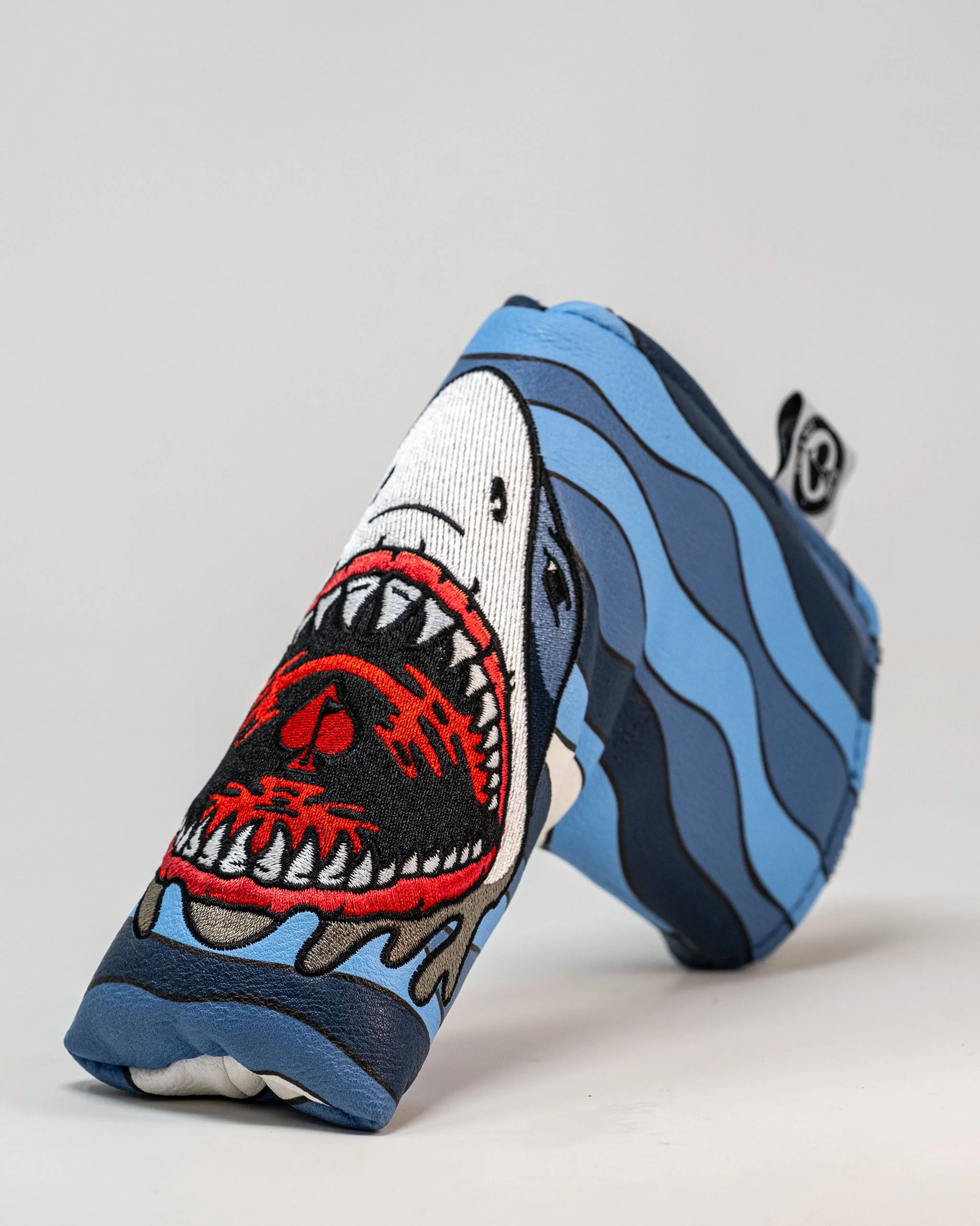 Shark Attack Blade Putter Cover - Image 16