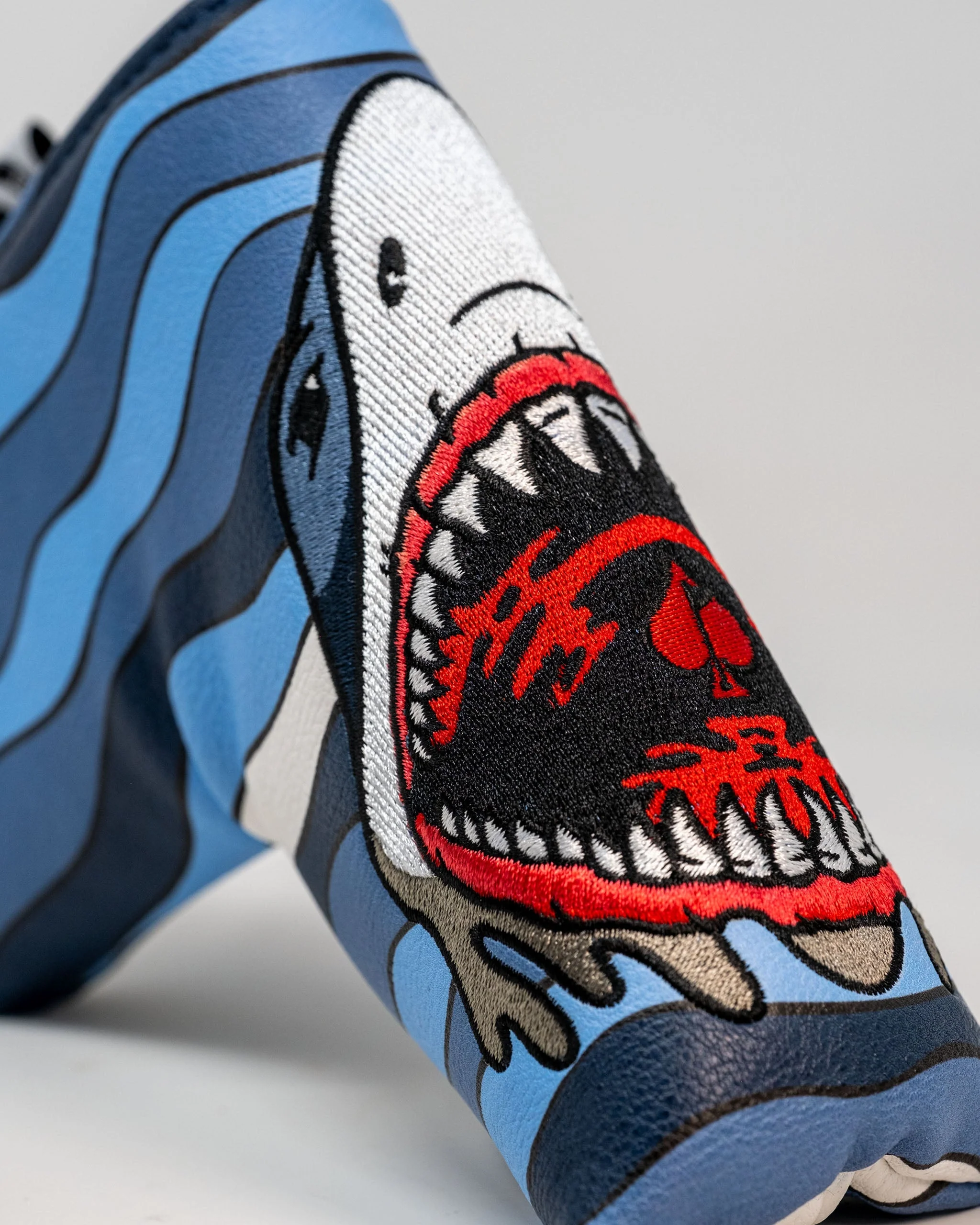 Shark Attack Blade Putter Cover - Image 7