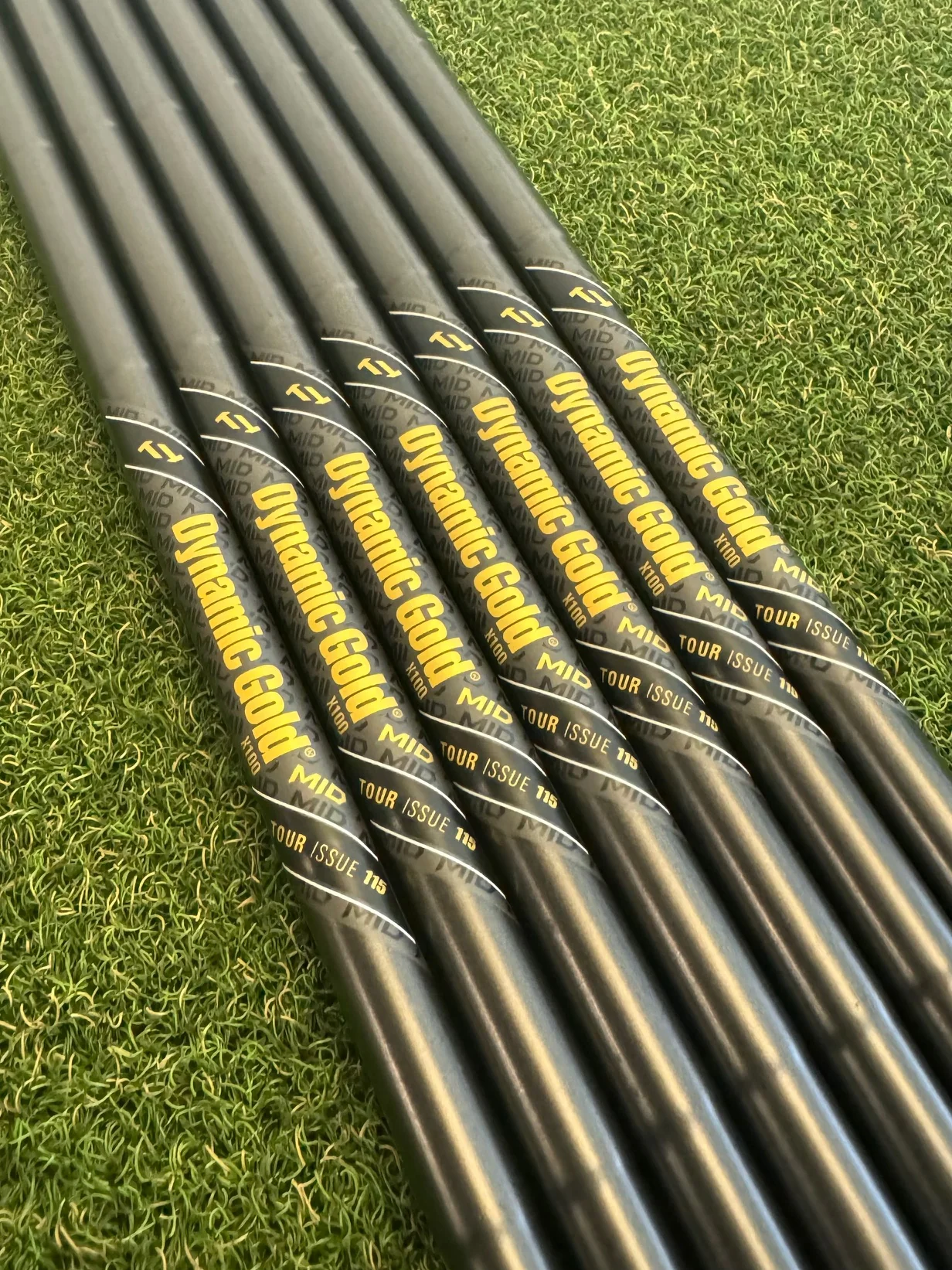 True Temper Dynamic Gold GUNMETAL 115g MID Tour Issue Iron Shaft .355" Taper Tip - Image 3